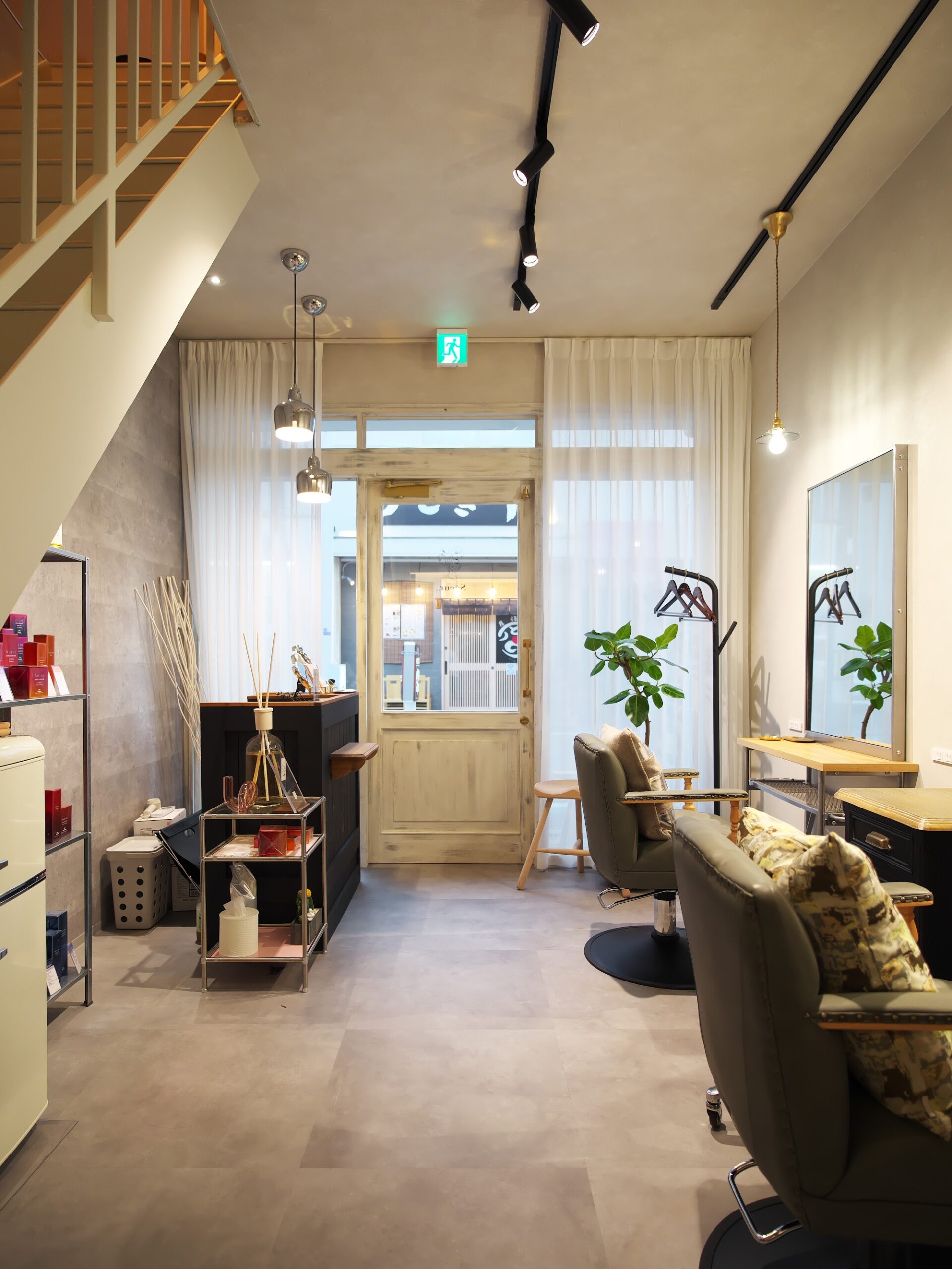姉妹の夢を継ぐSALON