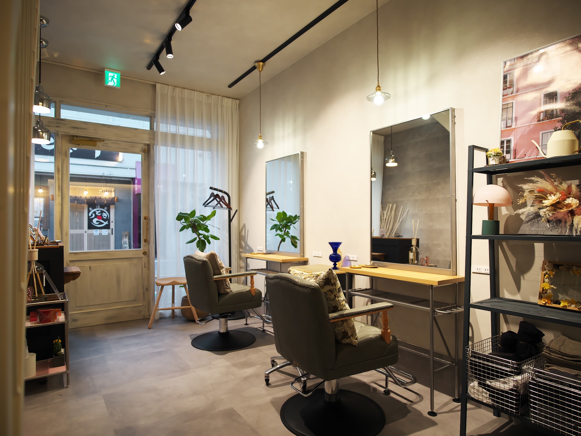 姉妹の夢を継ぐSALON