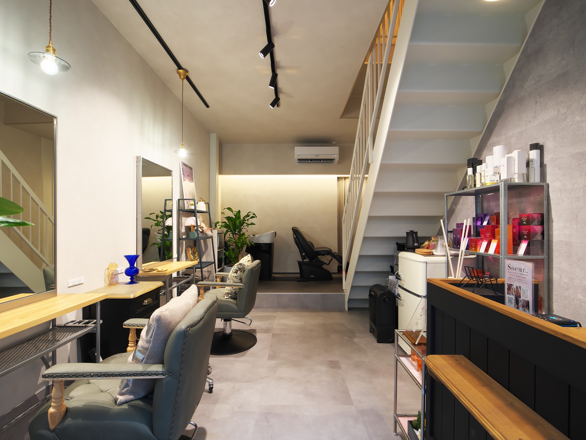 姉妹の夢を継ぐSALON